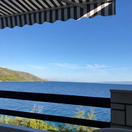 First Row To The Sea Apartment Trogir